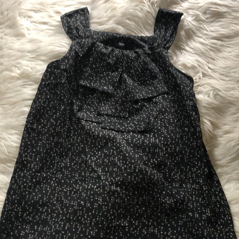 Mossimo size 8 sleeveless blouse